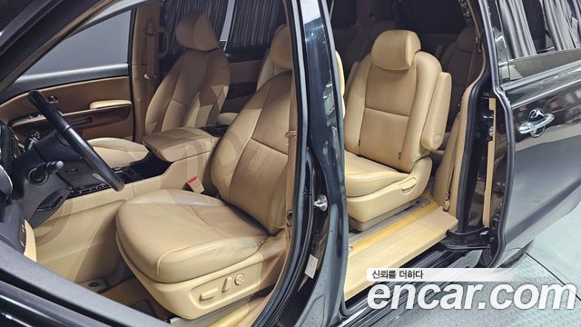 Kia Canival 2016 — photo 17