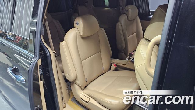 Kia Canival 2016 — photo 19