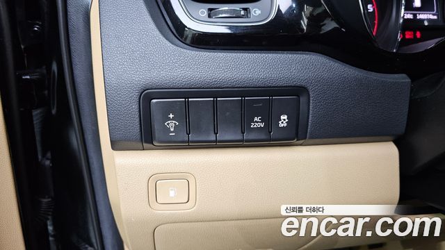 Kia Canival 2016 — photo 24