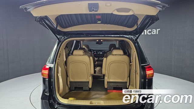 Kia Canival 2016 — photo 26