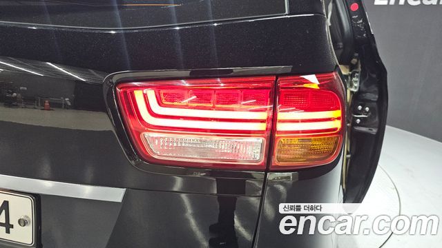 Kia Canival 2016 — photo 9