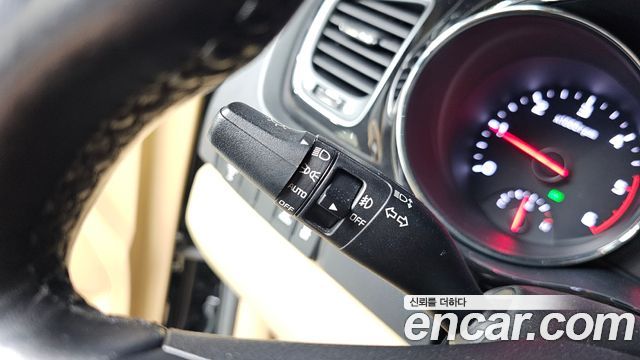 Kia Canival 2016 — photo 30