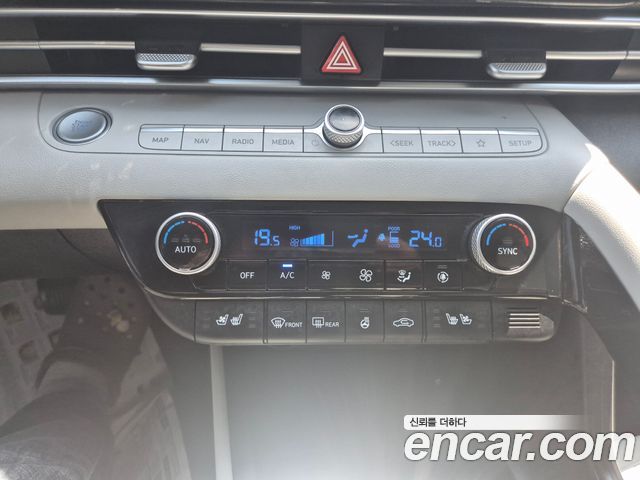 Hyundai AVANTE 2022 — photo 13