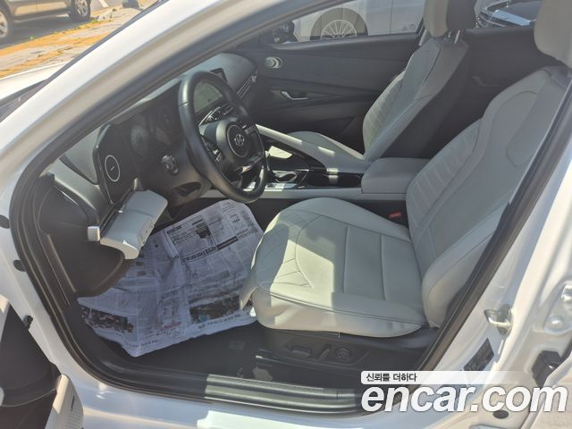 Hyundai AVANTE 2022 — photo 17