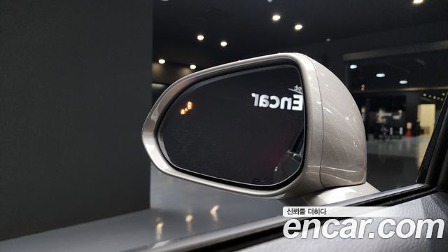 Genesis G90 2021 — photo 24