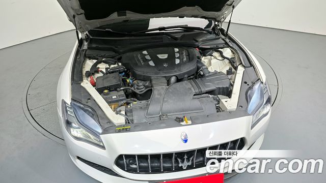 Maserati Quattroporte 2018 — photo 6