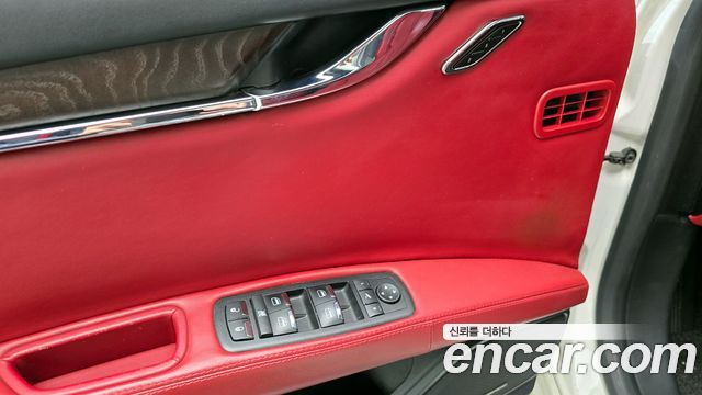 Maserati Quattroporte 2018 — photo 14