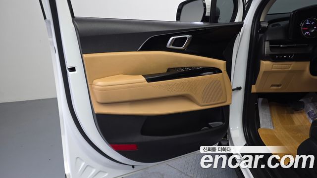 Kia Canival 2023 — photo 14