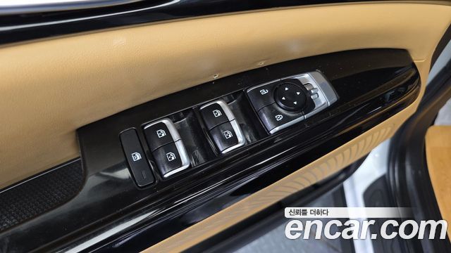 Kia Canival 2023 — photo 28