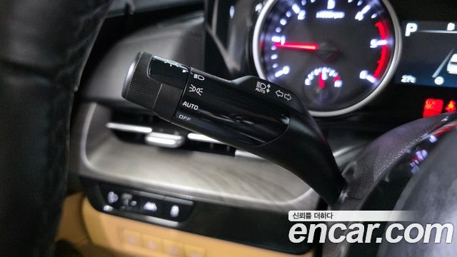 Kia Canival 2023 — photo 30