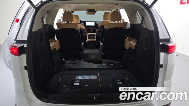 Kia Canival 2023 — photo 31