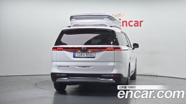 Kia Canival 2021 — photo 4