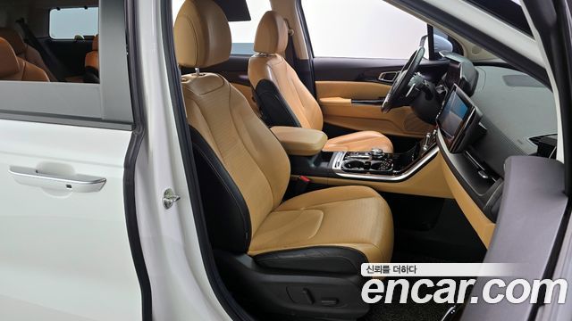 Kia Canival 2021 — photo 17