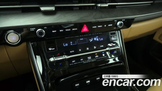 Kia Canival 2021 — photo 24