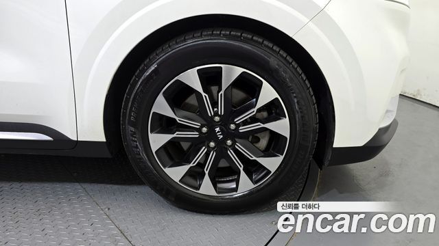 Kia Canival 2021 — photo 7