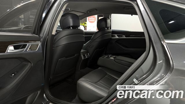 Genesis G80 2017 — photo 17
