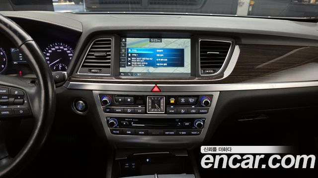 Genesis G80 2017 — photo 19