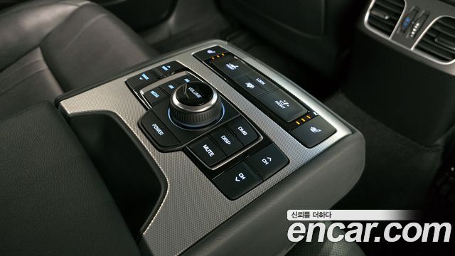 Genesis G80 2017 — photo 24