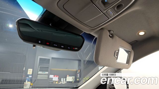 Genesis G80 2017 — photo 25