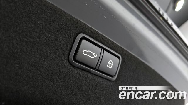 Genesis G80 2017 — photo 26