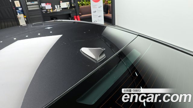 Genesis G80 2017 — photo 28