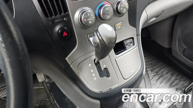 Hyundai Starex 2015 — photo 9