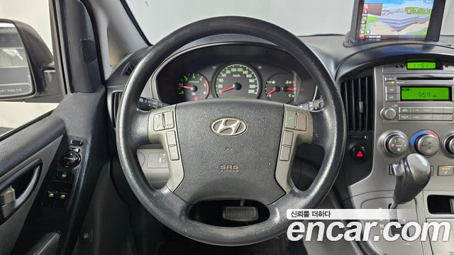 Hyundai Starex 2015 — photo 13