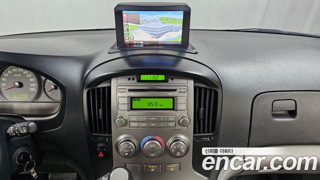 Hyundai Starex 2015 — photo 16