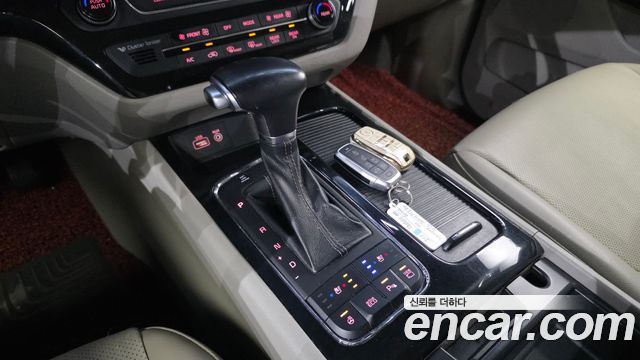 Kia Canival 2017 — photo 12