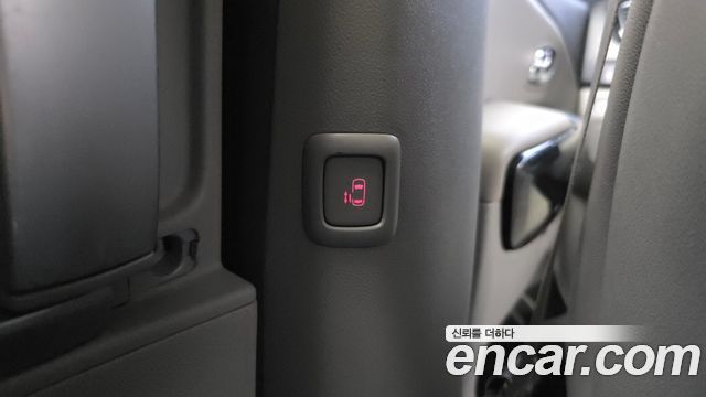 Kia Canival 2017 — photo 24