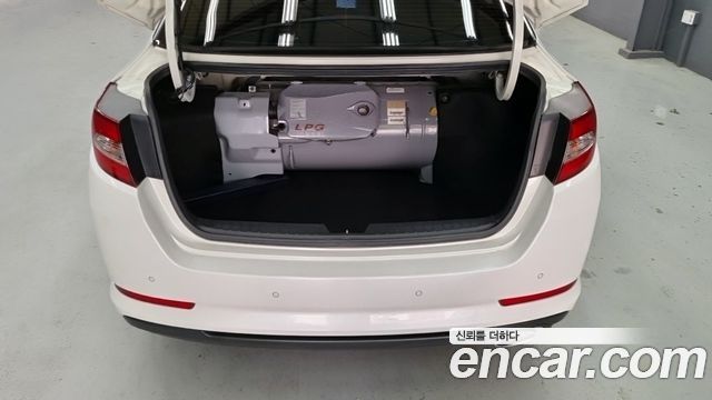Kia K5 2012 — photo 18