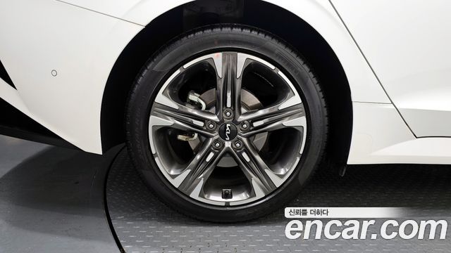 Kia K5 2023 — photo 5