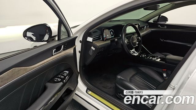 Kia K5 2023 — photo 10
