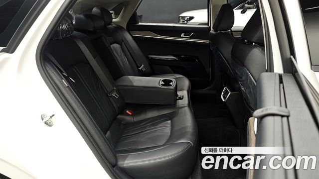 Kia K5 2023 — photo 11