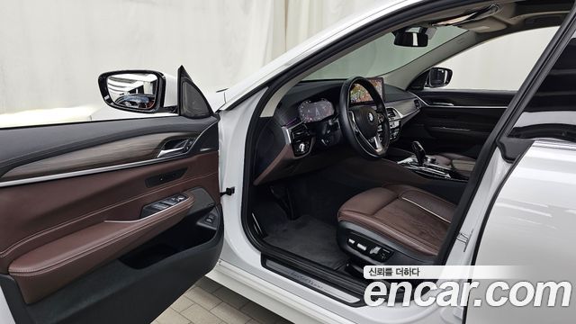 BMW Gran Turismo 2024 — photo 13