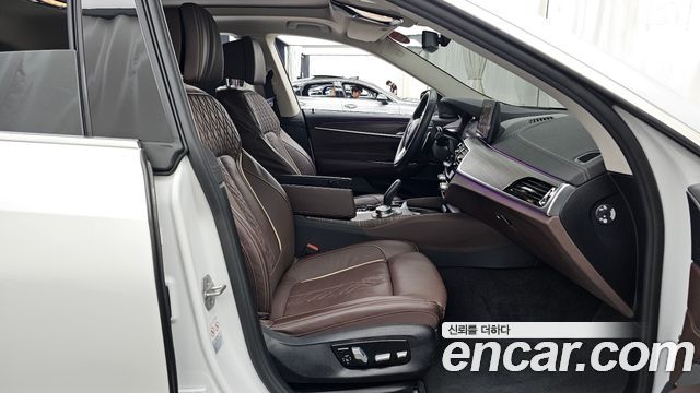 BMW Gran Turismo 2024 — photo 17