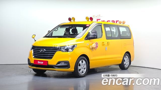 Hyundai Starex 2019 — photo 1
