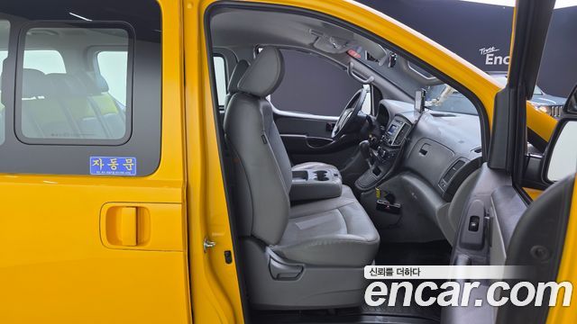 Hyundai Starex 2019 — photo 12