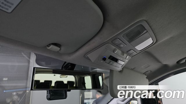 Hyundai Starex 2019 — photo 18