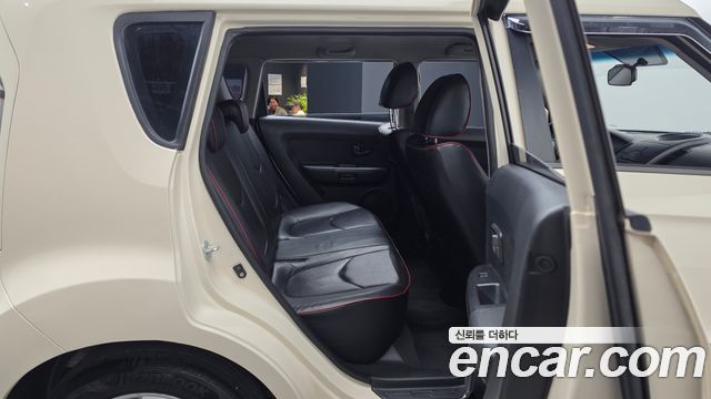 Kia Soul 2010 — photo 11