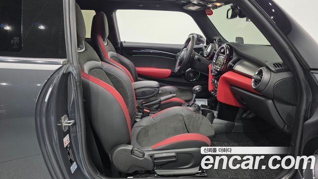 Mini Cooper 2019 — photo 17