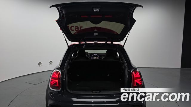 Mini Cooper 2019 — photo 26