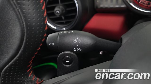 Mini Cooper 2019 — photo 28