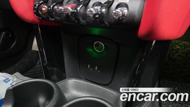 Mini Cooper 2019 — photo 30