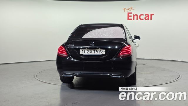Mercedes-Benz C-Class 2018 — photo 4