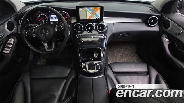 Mercedes-Benz C-Class 2018 — photo 10