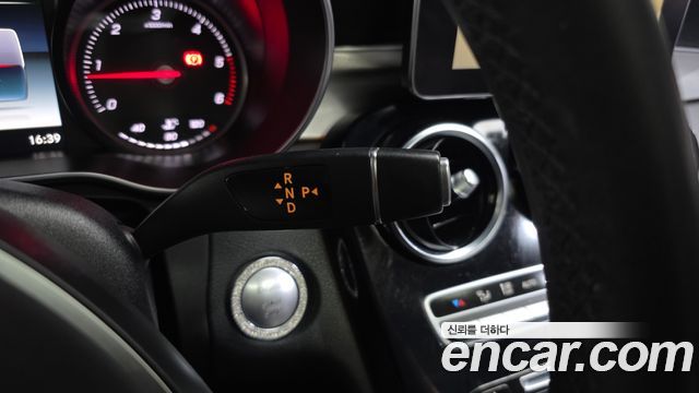 Mercedes-Benz C-Class 2018 — photo 12