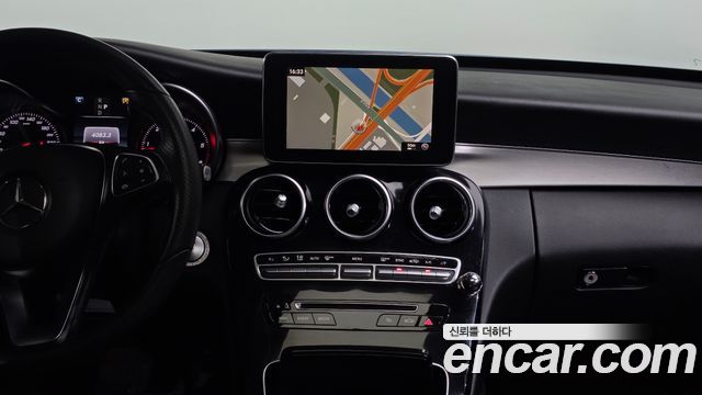 Mercedes-Benz C-Class 2018 — photo 18