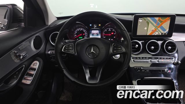 Mercedes-Benz C-Class 2018 — photo 19