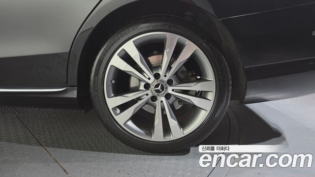 Mercedes-Benz C-Class 2018 — photo 7
